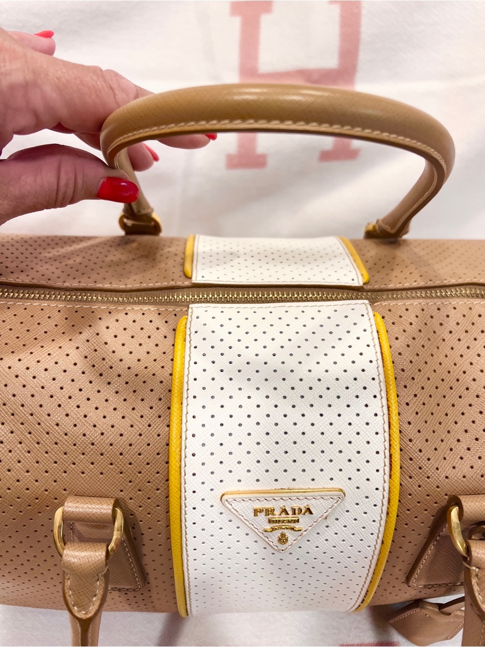PRADA⭐️Vitello Daino Tan and White Perforated Leather Large Prada Barrel Hobo!⭐️ - Picture 8 of 16